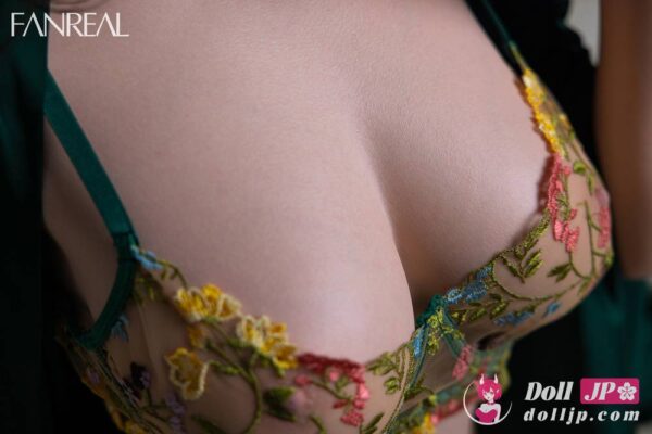 FANREAL-Real Skin-155F-gina-ros-fair-19