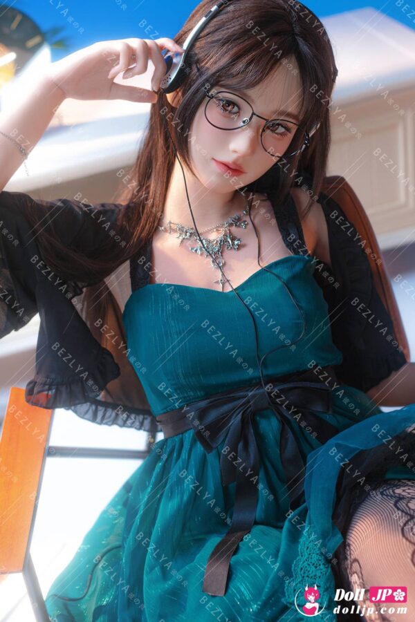 Bezlya-ROS-Full-Silicone-ChengZi-168cm-A-cup-2